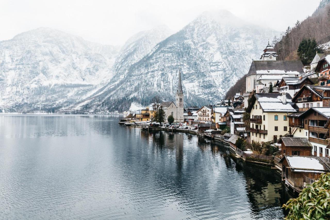 Haus Am Hof - 15Th Century House At The Lake, Near The Marketplace, With A Balcony Hallstatt Bagian luar foto