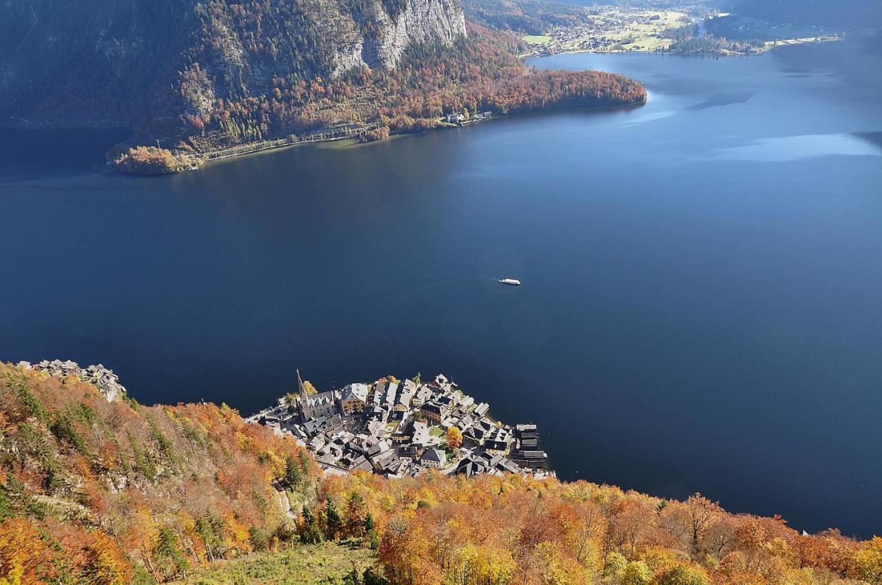 Haus Am Hof - 15Th Century House At The Lake, Near The Marketplace, With A Balcony Hallstatt Bagian luar foto