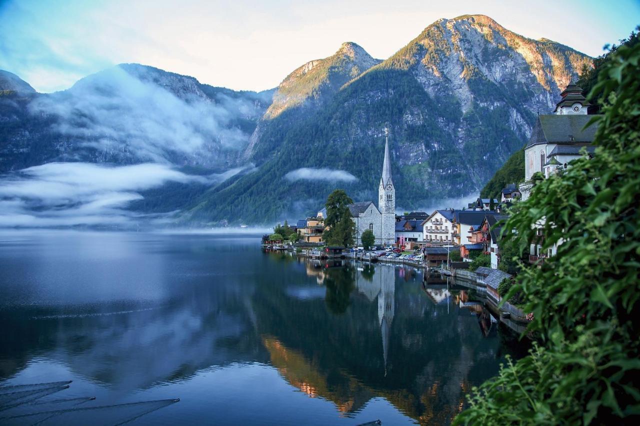 Haus Am Hof - 15Th Century House At The Lake, Near The Marketplace, With A Balcony Hallstatt Bagian luar foto