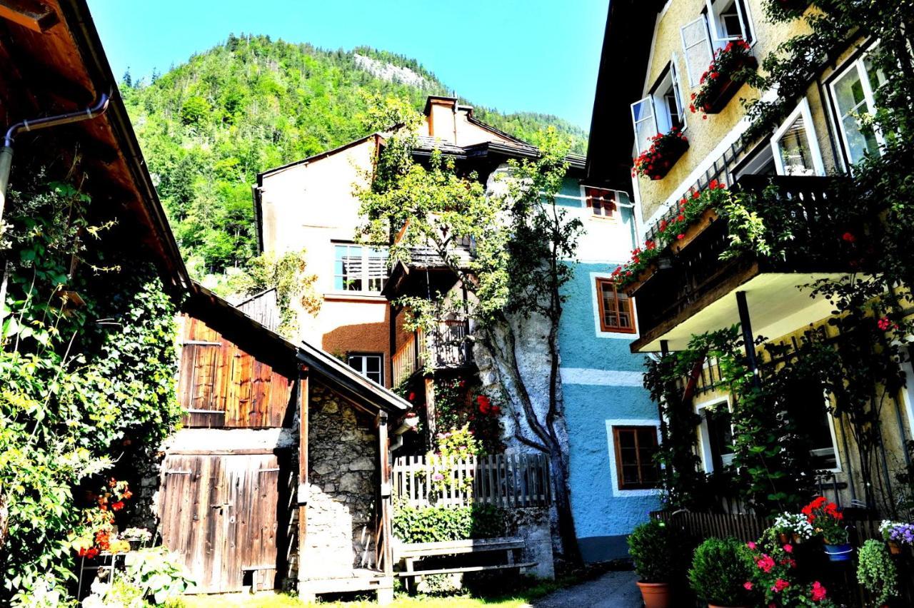 Haus Am Hof - 15Th Century House At The Lake, Near The Marketplace, With A Balcony Hallstatt Bagian luar foto