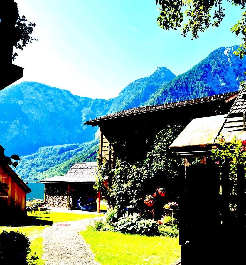 Haus Am Hof - 15Th Century House At The Lake, Near The Marketplace, With A Balcony Hallstatt Bagian luar foto