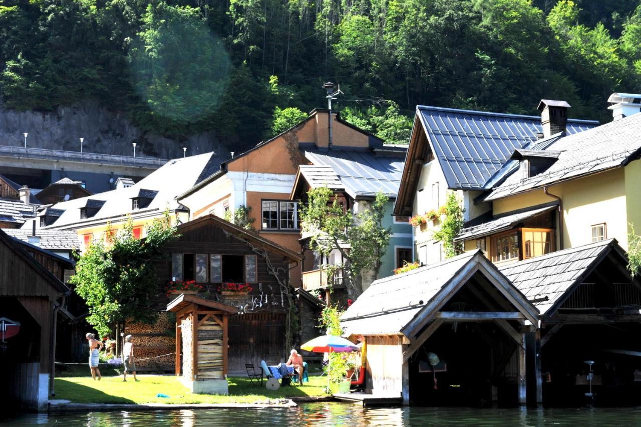 Haus Am Hof - 15Th Century House At The Lake, Near The Marketplace, With A Balcony Hallstatt Bagian luar foto